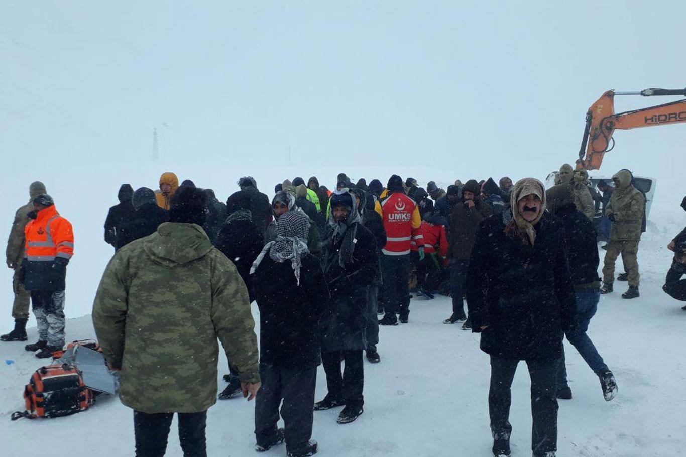 Van'daki çığ felaketinde hayatını kaybedenlerin sayısı 41'e yükseldi Van'daki çığ felaketinde hayatını kaybedenlerin sayısı 41'e yükseldi